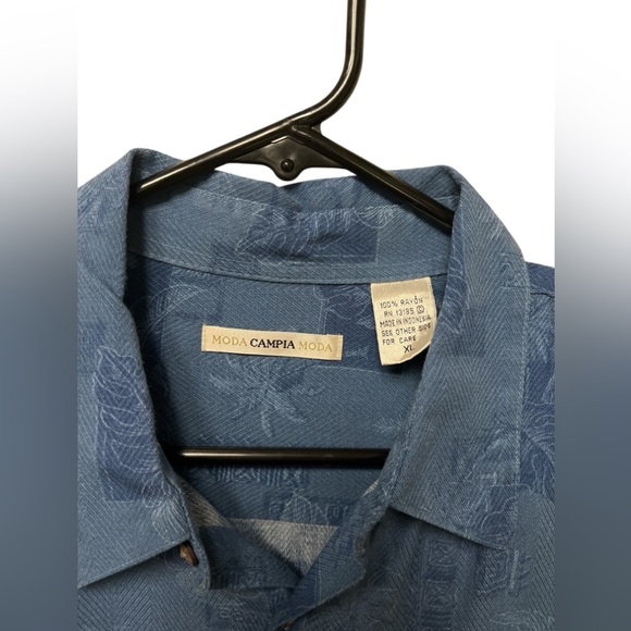 Blue casual short sleeve floral button down shirt - Picture 2 of 4